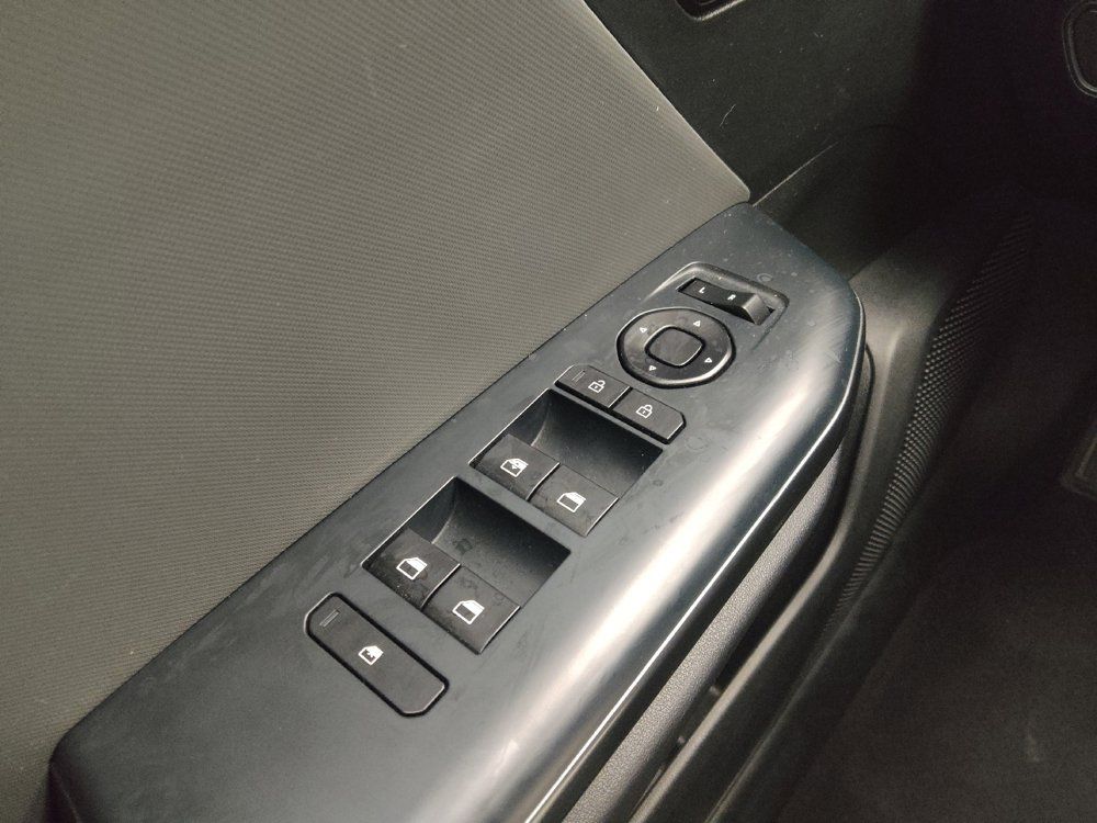 Used 2025 Kia K4 FWD image 27