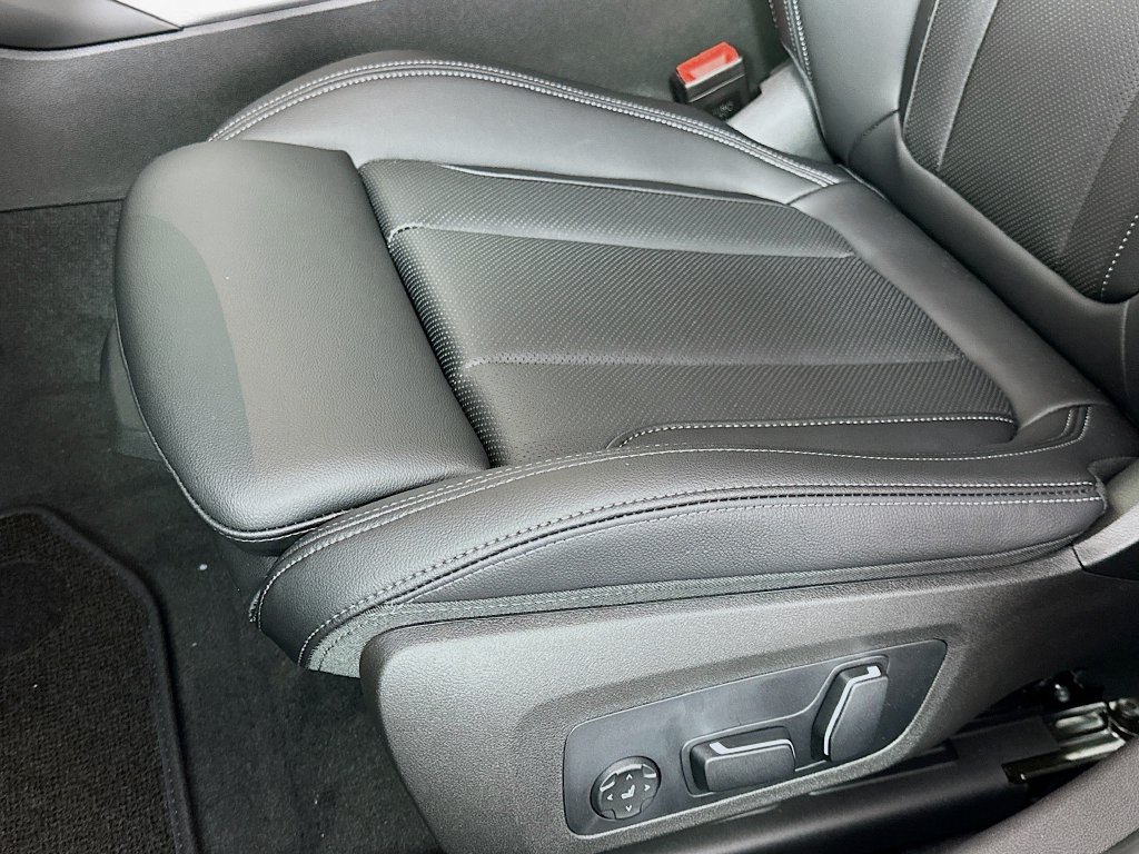 Used 2026 BMW 330i Sedan w/ Premium Package RWD image 21