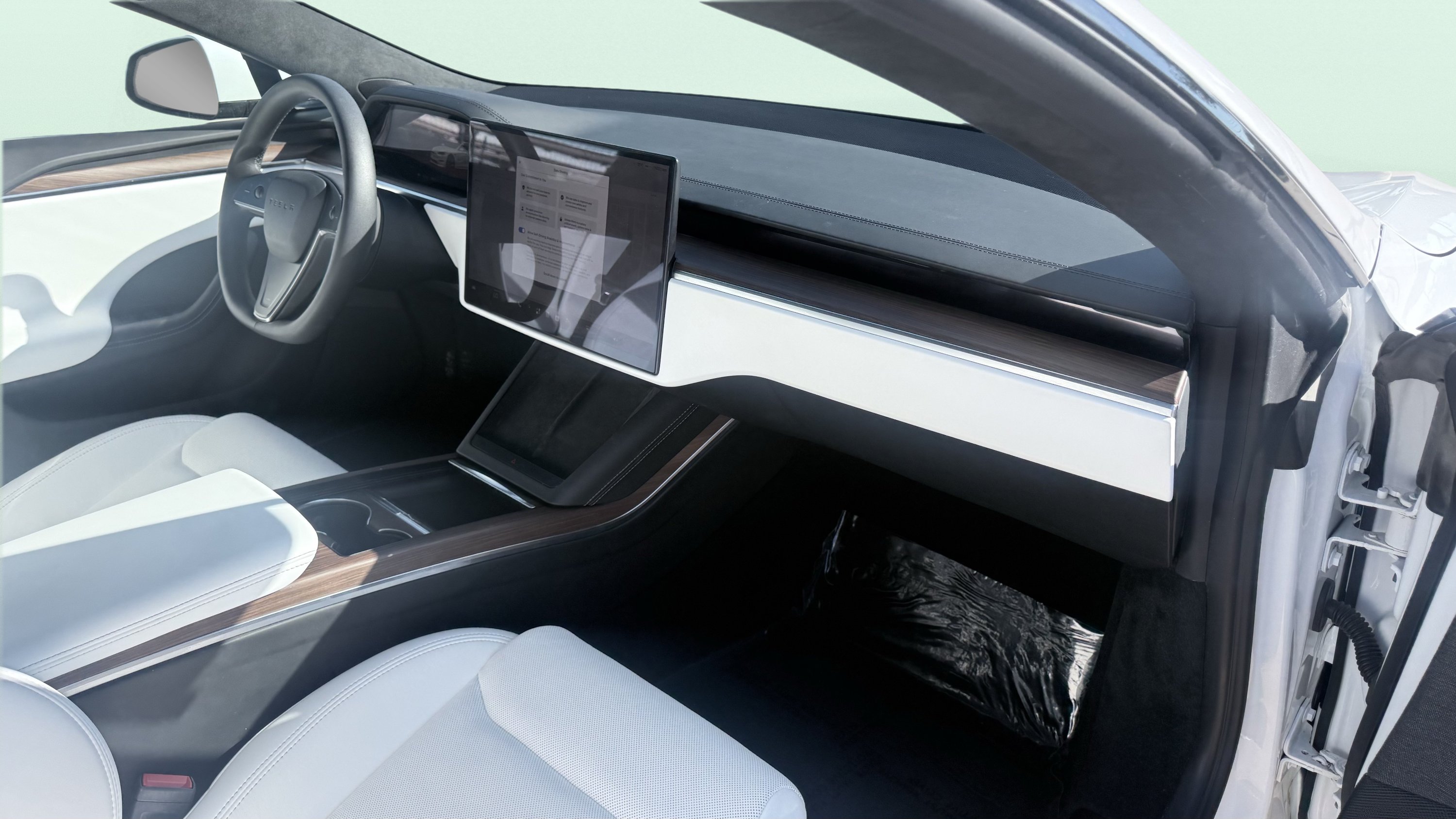 Used 2023 Tesla Model S AWD/4WD image 41