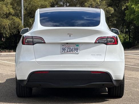 Used 2023 Tesla Model Y Long Range AWD/4WD image 5