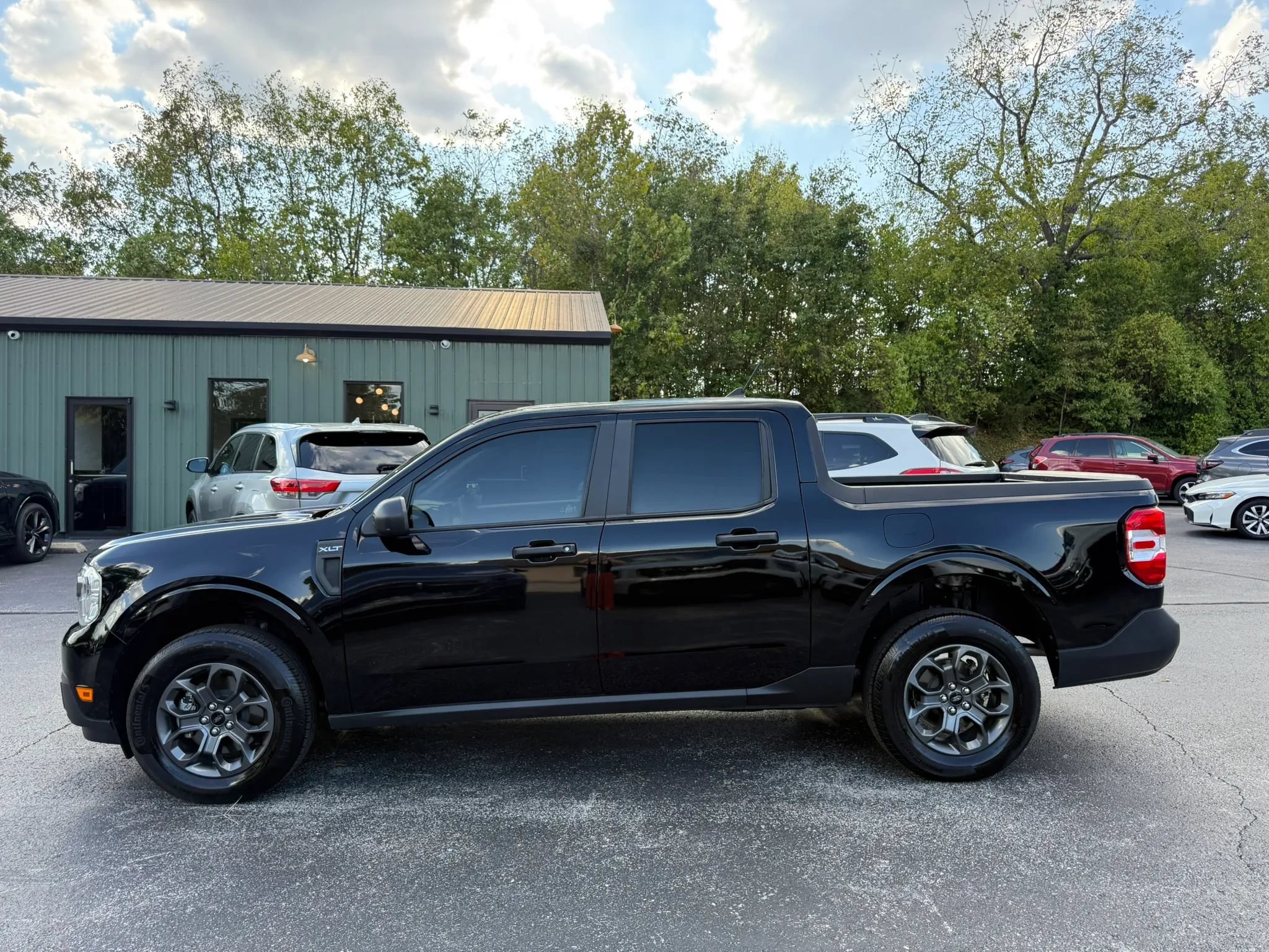 Used 2024 Ford Maverick XLT FWD image 3
