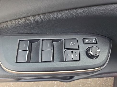 Used 2023 Toyota Crown Platinum image 15