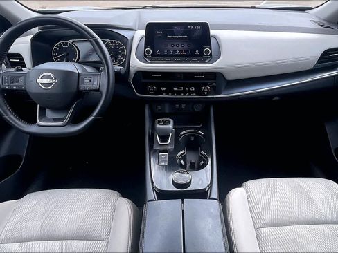 Used 2025 Nissan Rogue SV AWD/4WD image 9