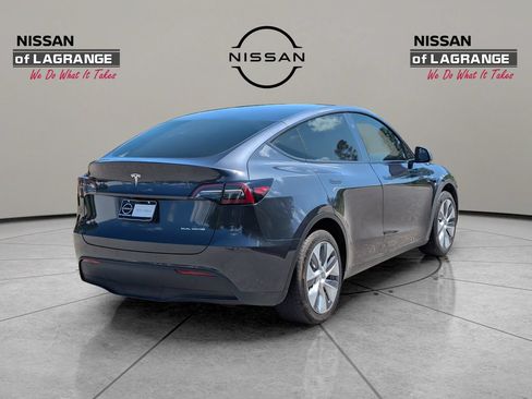 Used 2024 Tesla Model Y Long Range AWD/4WD image 5