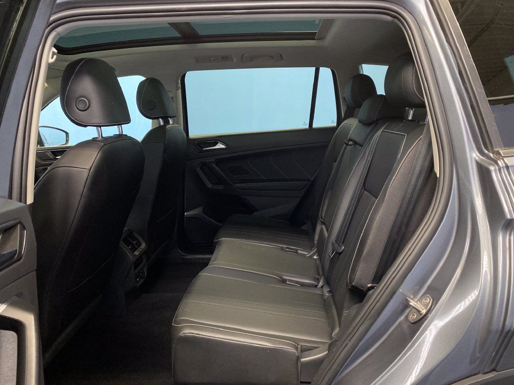 Used 2022 Volkswagen Tiguan SE AWD/4WD image 26