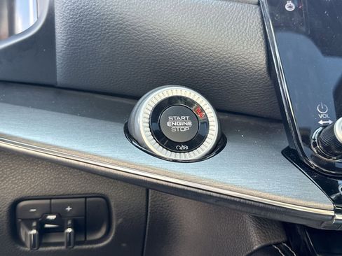 Used 2023 Jeep Wagoneer Series II w/ Convenience Group I image 24