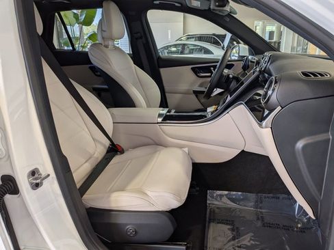 Used 2026 Mercedes-Benz GLC 300 4MATIC image 21