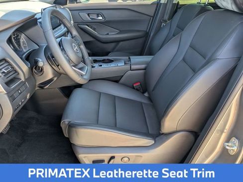 Used 2023 Nissan Rogue SV w/ SV Premium B Package FWD image 14