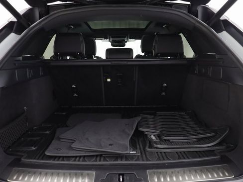 Used 2023 Land Rover Range Rover Velar R-Dynamic S image 18