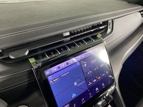 New 2025 Jeep Grand Cherokee Limited image 27