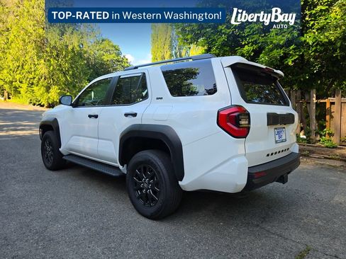 Used 2025 Toyota 4Runner SR5 AWD/4WD image 8