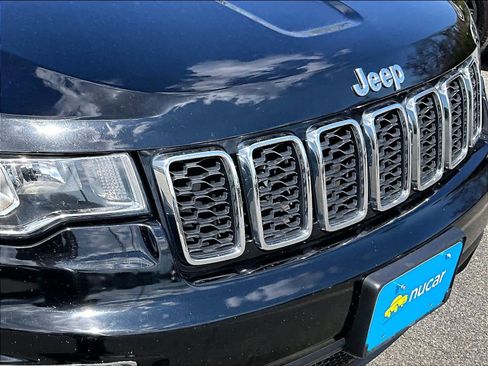 Used 2020 Jeep Grand Cherokee Laredo image 32