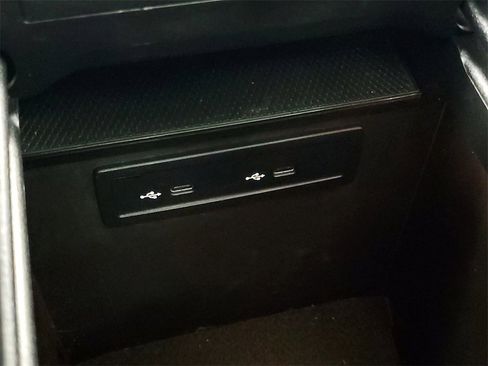 Used 2021 Mercedes-Benz GLC 300 4MATIC image 23