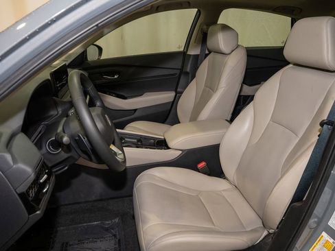 Used 2025 Honda Accord Touring image 12