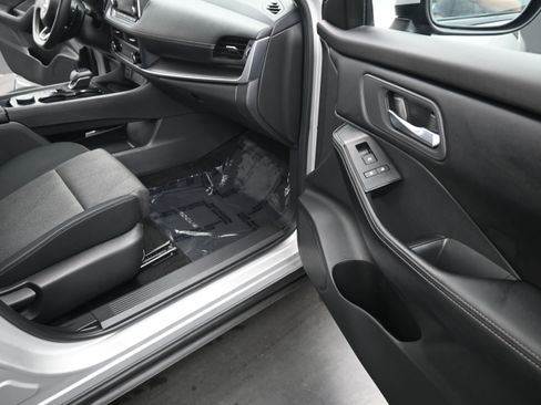 Certified 2024 Nissan Rogue SV AWD/4WD image 20