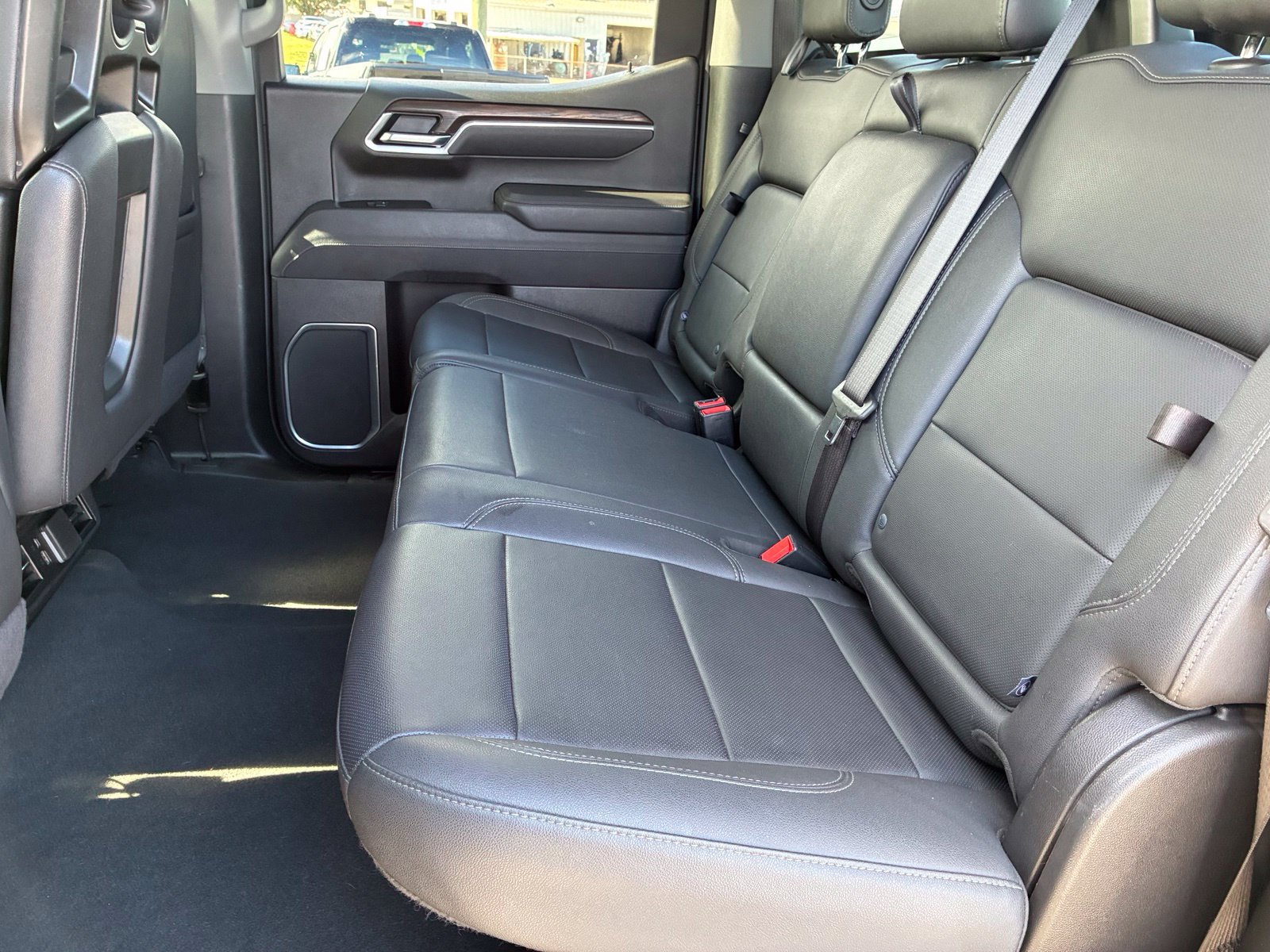 Used 2025 GMC Sierra 1500 SLT AWD/4WD image 16