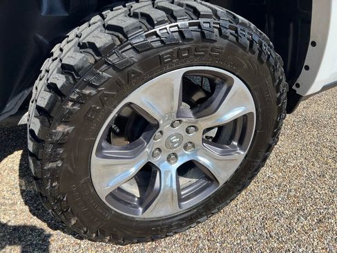 Used 2019 RAM 1500 Laramie AWD/4WD image 26