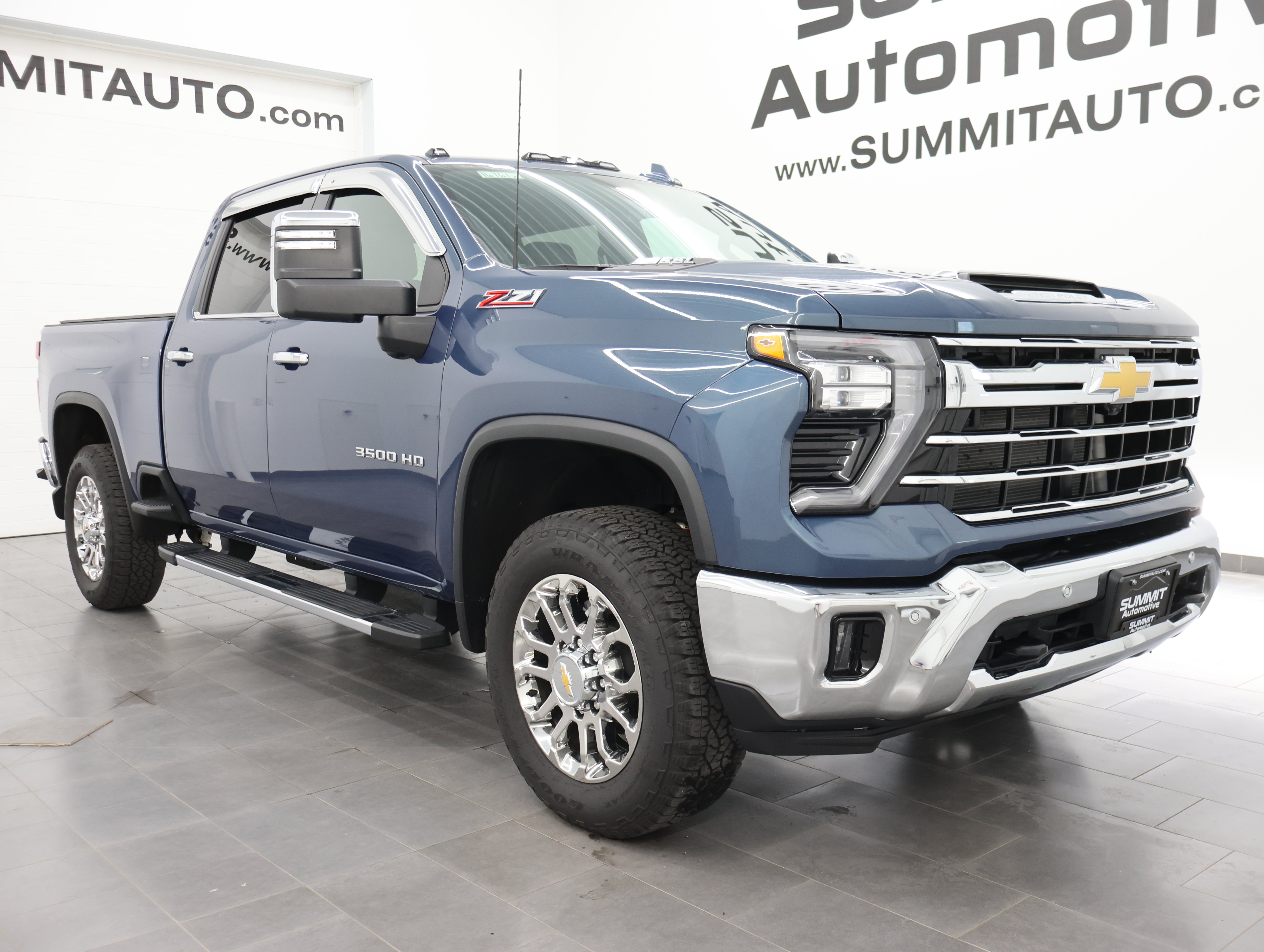 Used 2026 Chevrolet Silverado 3500 LTZ w/ LTZ Plus Package AWD/4WD image 2
