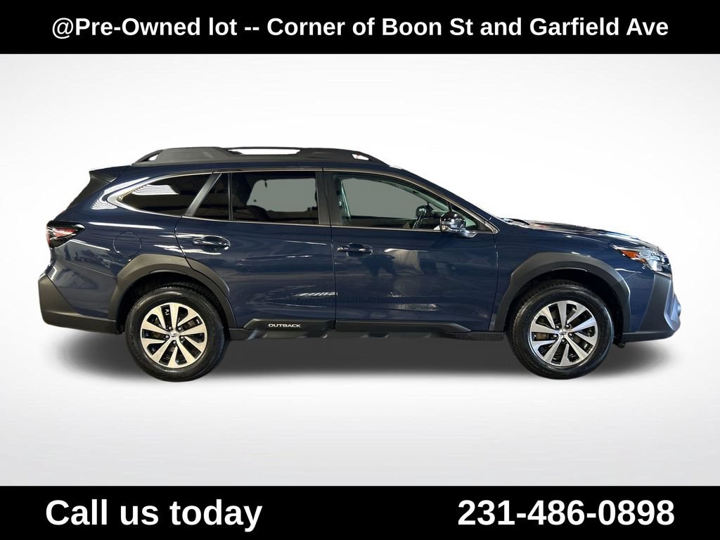 Used 2024 Subaru Outback Premium AWD/4WD image 6