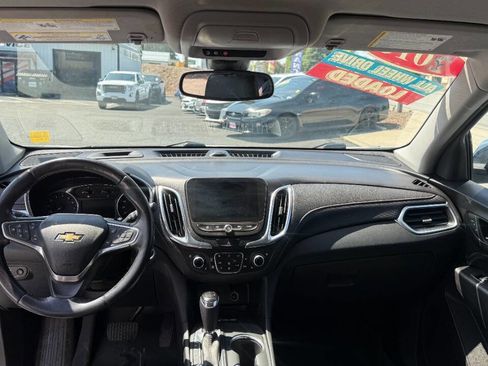 Used 2018 Chevrolet Equinox Premier AWD/4WD image 13