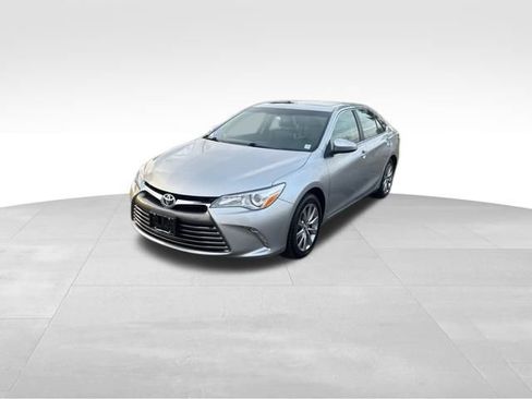 Used 2016 Toyota Camry XLE image 1