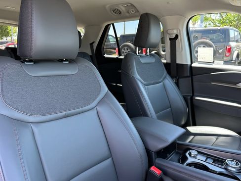 Certified 2026 Ford Explorer Active w/ Active Comfort Package RWD image 17