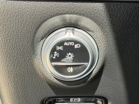 Used 2025 Mercedes-Benz C 300 Sedan image 28