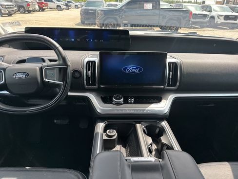 Used 2025 Ford Expedition Max Platinum image 10