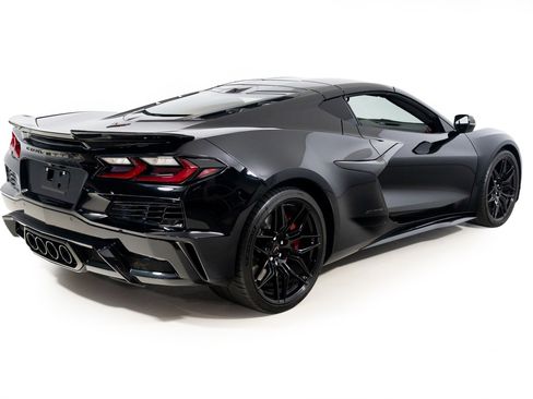 Used 2023 Chevrolet Corvette Z06 image 9