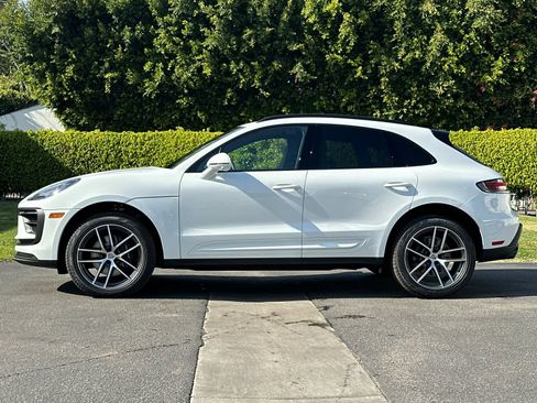 New 2026 Porsche Macan image 2