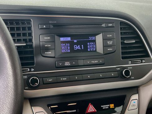 Used 2018 Hyundai Elantra SE w/ Cargo Package FWD image 12