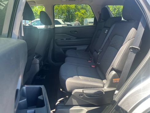 Used 2024 Nissan Pathfinder SV AWD/4WD image 27