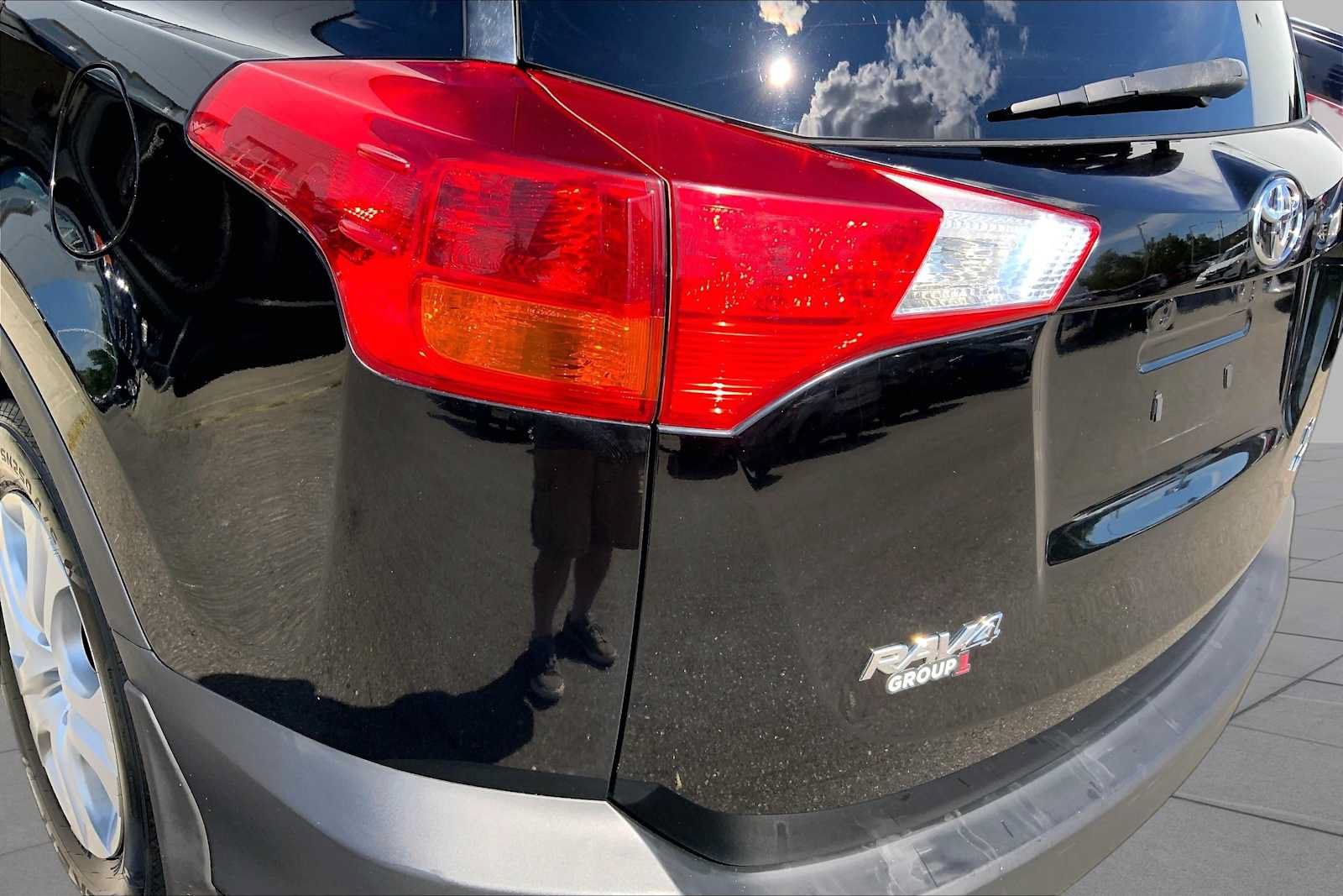 Used 2014 Toyota RAV4 LE AWD/4WD image 26