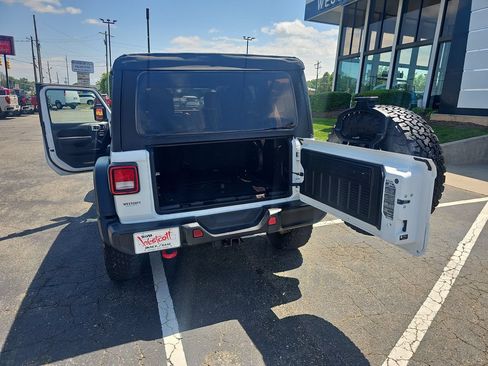 Used 2022 Jeep Wrangler Unlimited Rubicon AWD/4WD image 24