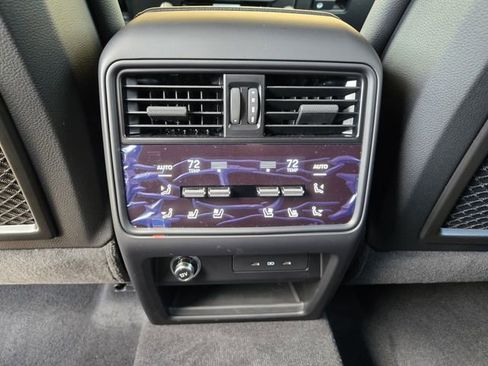 Used 2025 Porsche Cayenne image 6