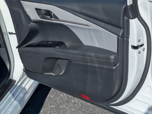 Used 2025 Toyota Camry LE image 13