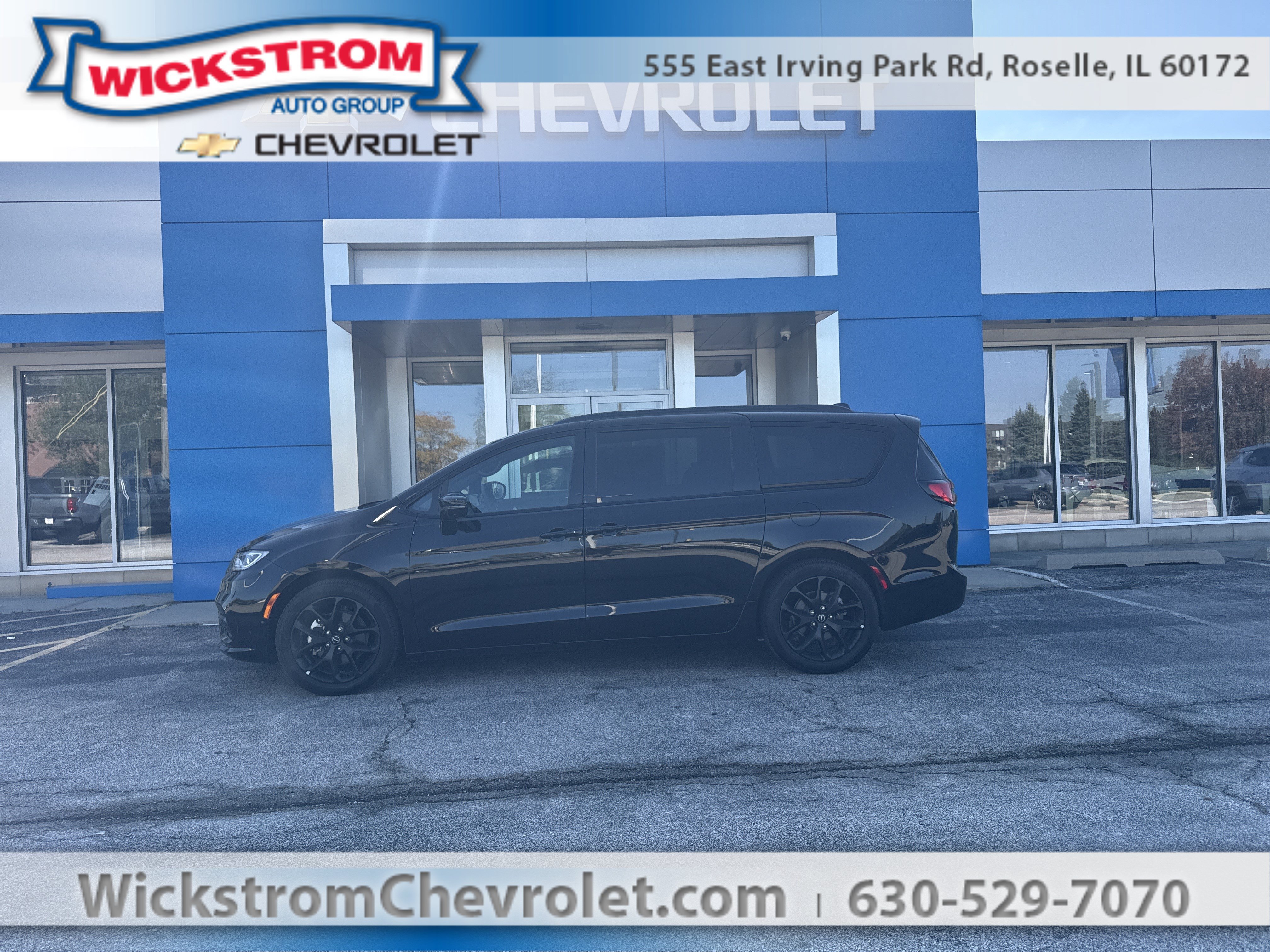 Used 2026 Chrysler Pacifica Select w/ S Appearance Package FWD image 1