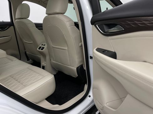 Used 2022 Buick Envision Avenir w/ Technology Package II FWD image 42