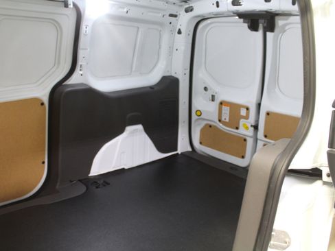 Used 2023 Ford Transit Connect XLT image 20