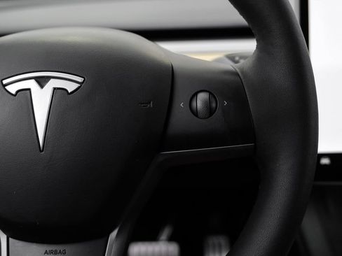 Used 2023 Tesla Model Y Long Range AWD/4WD image 17