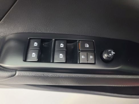 Used 2020 Toyota Camry LE image 23