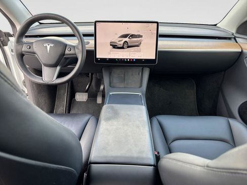 Used 2023 Tesla Model Y AWD image 14