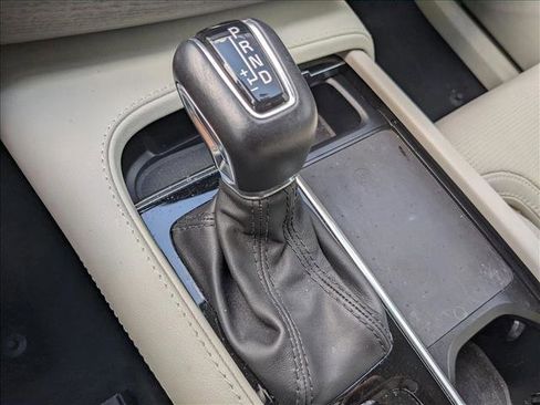 Used 2022 Volvo XC90 T6 Inscription w/ Advanced Package image 12