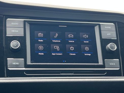 Used 2024 Volkswagen Jetta SE image 22