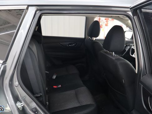 Used 2020 Nissan Rogue SV w/ Premium Package image 27