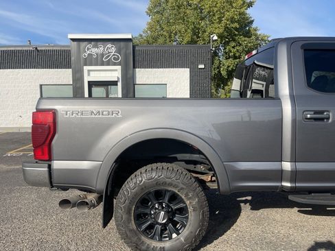 Used 2022 Ford F250 Lariat w/ Tremor Off-Road Package image 4