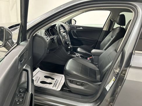 Used 2018 Volkswagen Tiguan SE w/ 3rd Row Seat Package AWD/4WD image 9