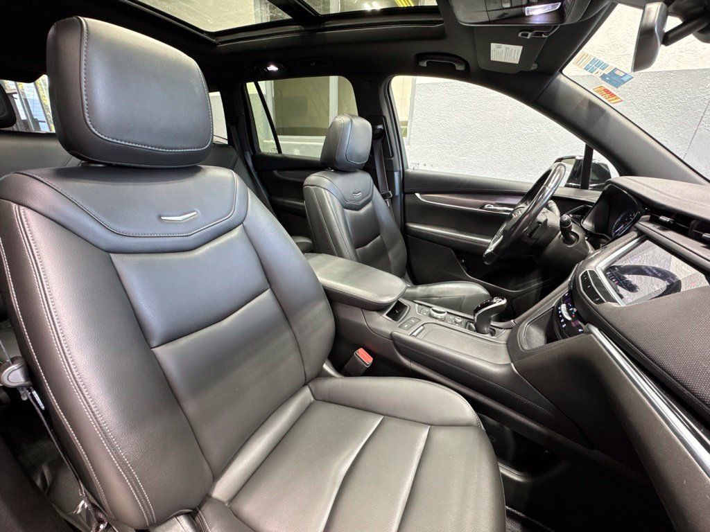 Used 2021 Cadillac XT6 Luxury w/ LPO, Floor Liner Package AWD/4WD image 31
