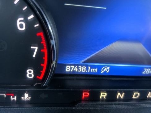 Used 2020 Ford Explorer XLT image 29