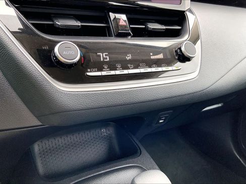 Used 2025 Toyota Corolla LE image 35